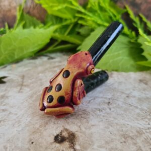 Serpentine stone carved
kuripe red Frog animal totem shamanic ceremonial tool