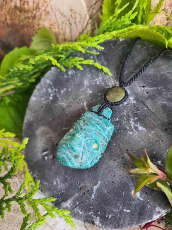 Chrysocolla turquoise ancestors face necklace with Serpentine stone - Image 5